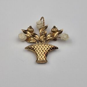 Vintage 1/20 12k GF Basket Of Flowers Brooch